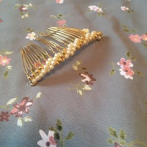 Pearl Barrette